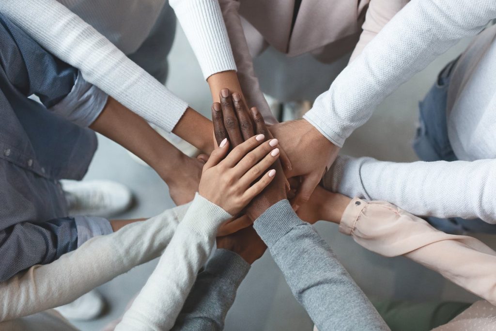 Como a IA generativa pode promover descrições de cargos inclusivas