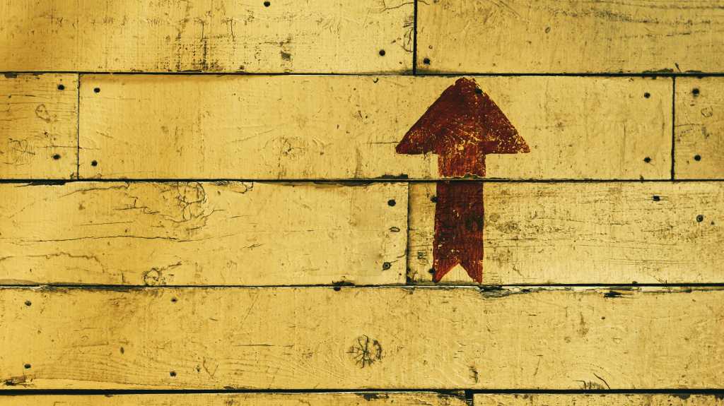 Introdução ao Express.js: programação avançada com modelos, persistência de dados e formulários