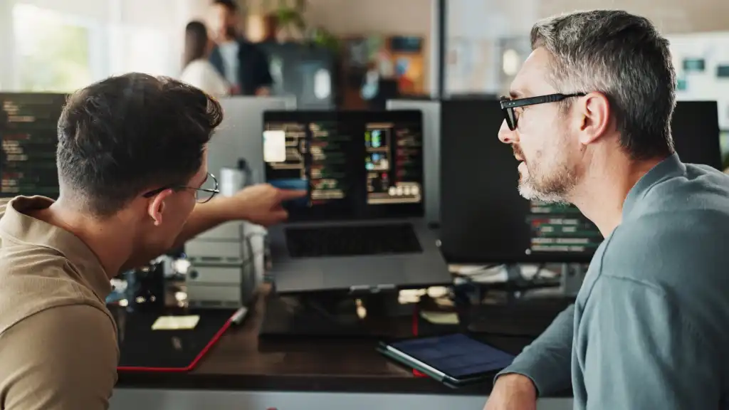 Falhas em quatro extensões populares do VS Code deixaram 128 milhões de instalações abertas a ataques