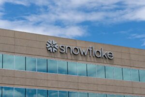 Snowflake adquirirá a Natoma focada em MCP para impulsionar a governança de agentes de IA