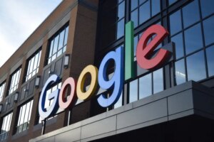 Google lança DiffusionGemma, um modelo de IA que se liberta do processamento da esquerda para a direita