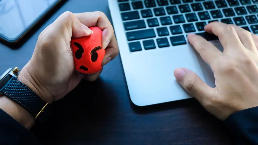 Angry Stressball 16z9