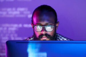 Visual Studio Code 1.129 apresenta host de agente dedicado
