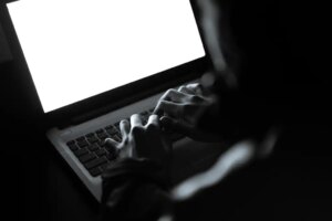 Atacante do Snowflake se declara culpado de hackear dados de 165 empresas