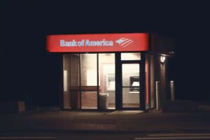 O BofA gastou milhões em tecnologia contra lavagem de dinheiro e ainda foi multado em US$ 1,2 bilhão